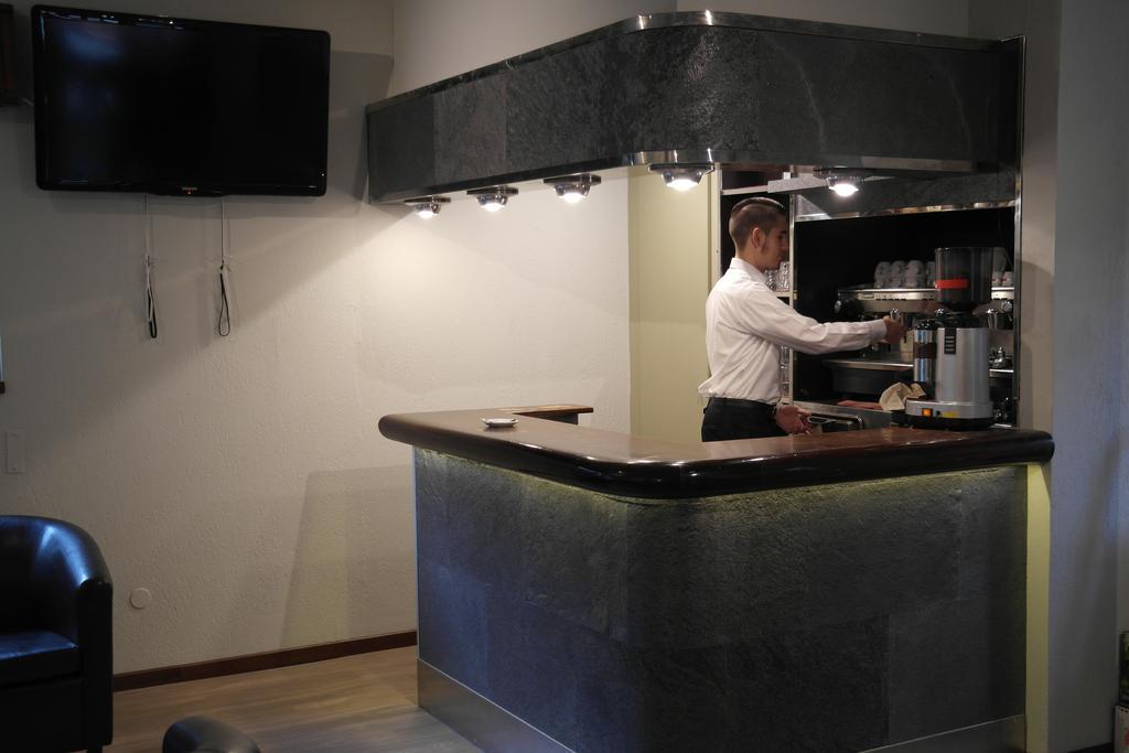 Albergo Al Maniero Ponte Di Legno Bagian luar foto